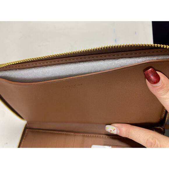 Coach Dempsey Large Phone Wallet NWT - Picture 4 of 10